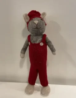 En Gry & Sif Big Grey Boy Mouse With Red Pants 30 Cm