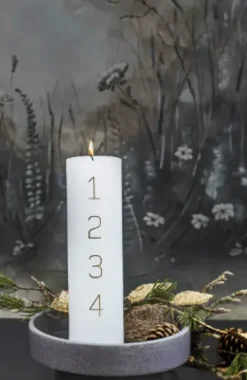 Kunstindustrien Advent Stearinlys 7 X 24 Hvid Med Sorte Tal
