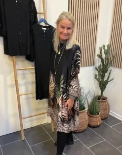 Marta Claudette Sort Kjole M/Print