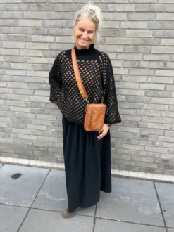 Marta Clemence Sort-Camello Strik