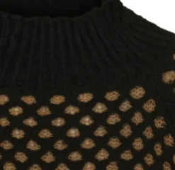 Marta Clemence Sort-Camello Strik