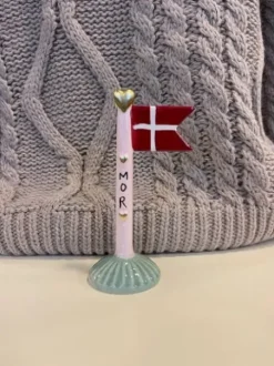 Speedtsberg Lille Flag – Mor Rosa Med Prikker Og Grøn Fod
