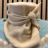Three M Beige Strik Tørklæde